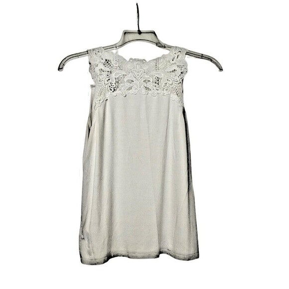 Leo & Nicole Women's Crochet Tank Top White Stretch USA Size Medium - Picture 2 of 8